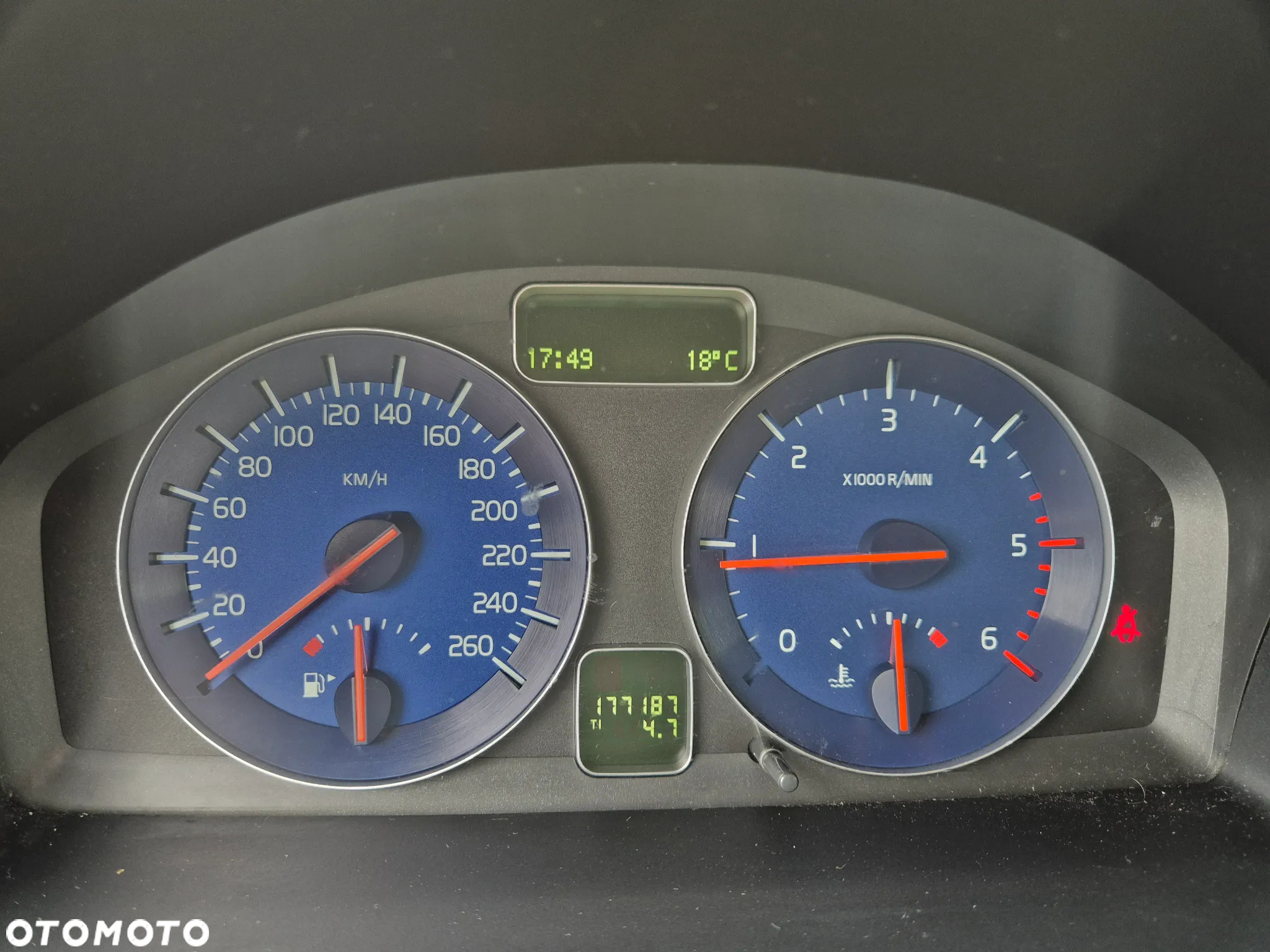 Volvo V50 D2 R-Design - 10