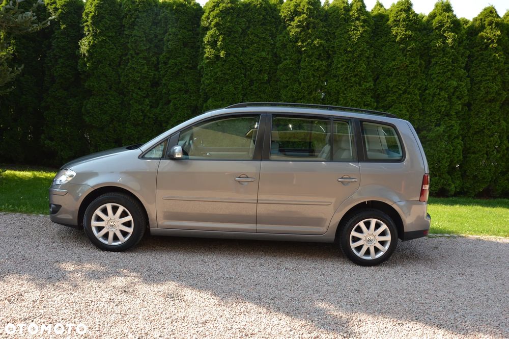 Volkswagen Touran - 17