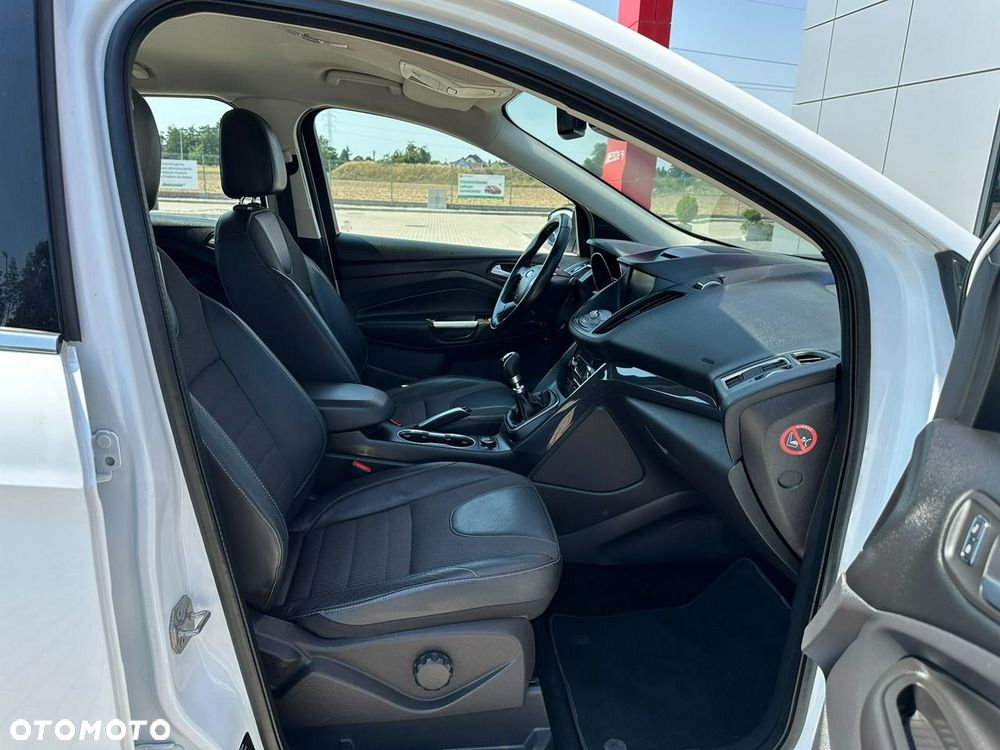 Ford Kuga 1.5 EcoBoost 2x4 Cool & Connect - 16