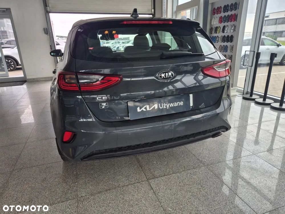 Kia Ceed 1.5 T-GDI M - 11