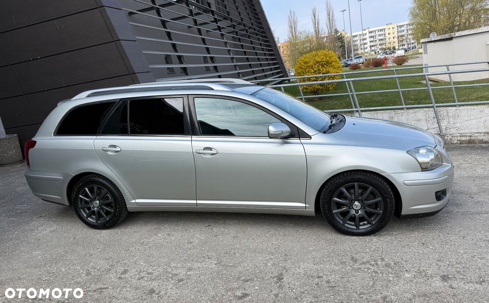 Toyota Avensis 1.8 VVT-i Combi - 4