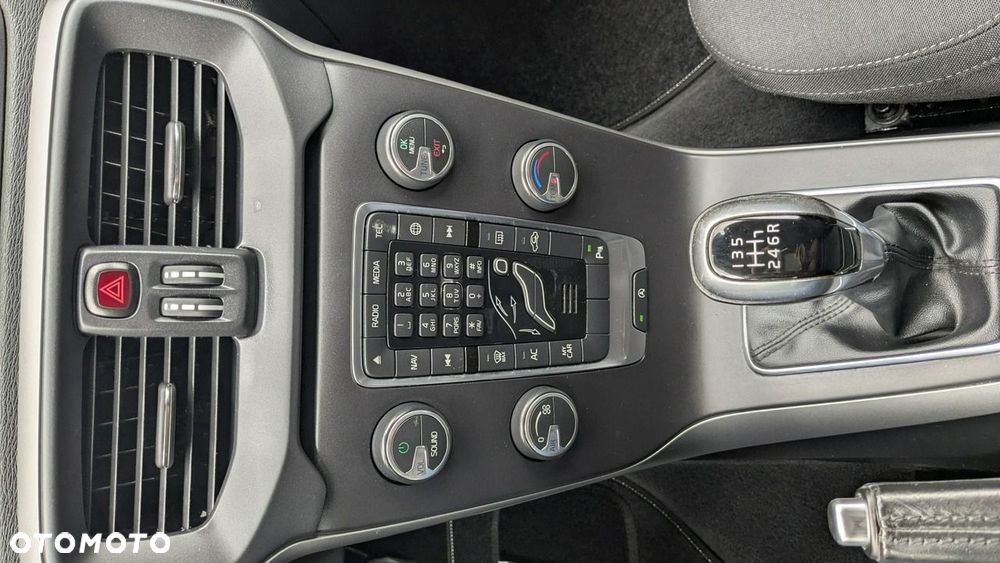 Volvo V40 - 30