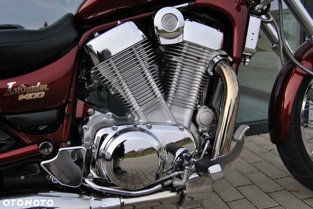 Suzuki Intruder - 11