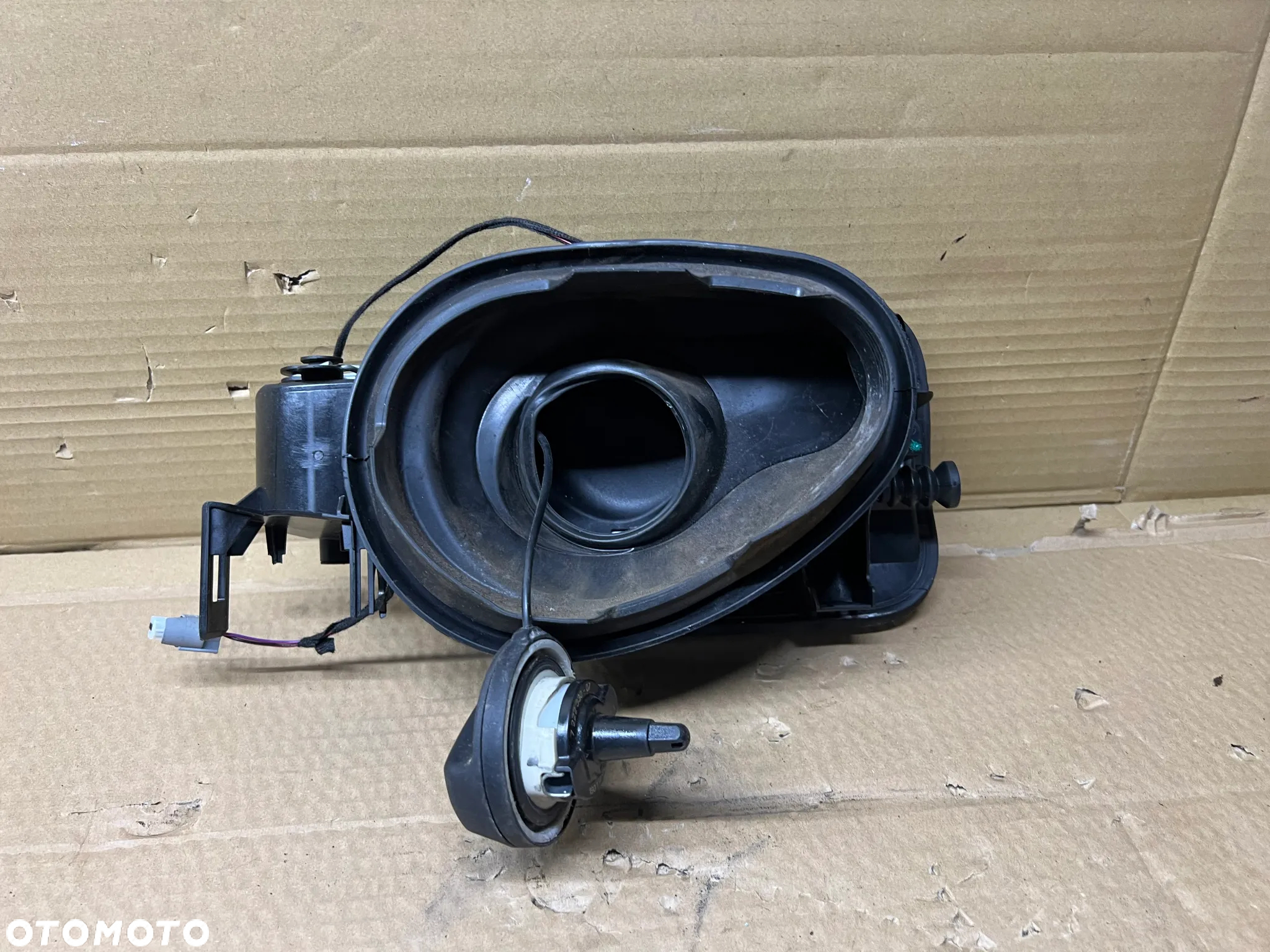 Klapka wlewu paliwa wlew BMW 3 F30 300 7238100 - 4