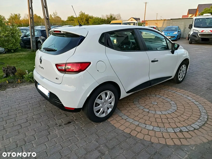 Renault Clio - 9