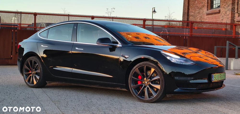 Tesla Model 3 - 3