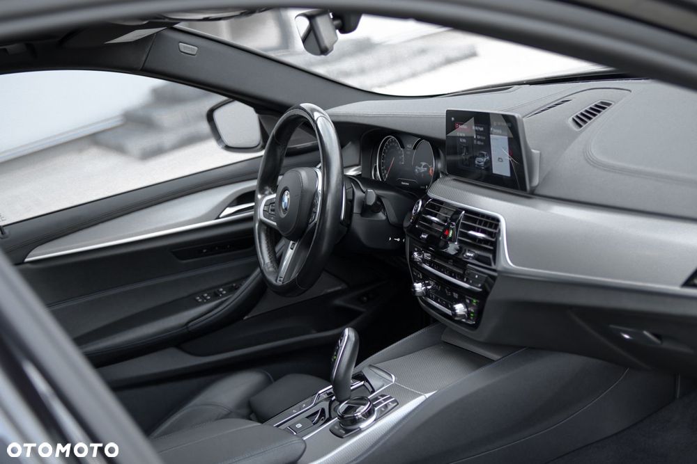 BMW Seria 5 540i xDrive Sport Line - 9