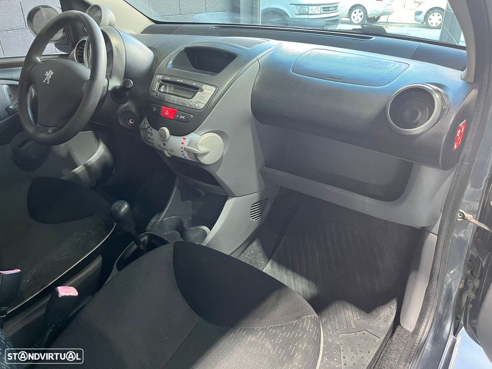 Peugeot 107 1.0 Trendy - 16