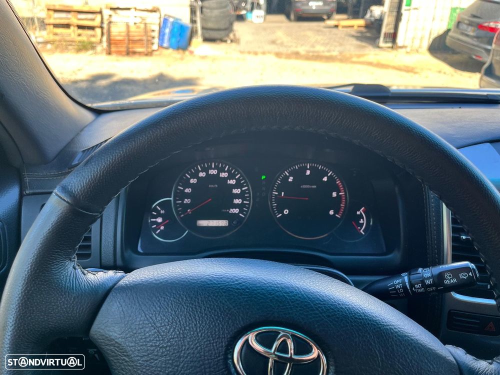 Toyota Land Cruiser Prado - 21