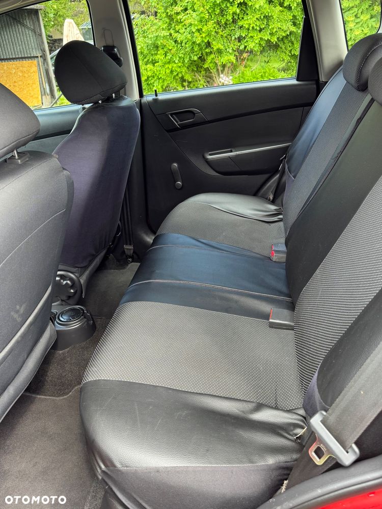 Chevrolet Aveo 1.2 16V Base - 11