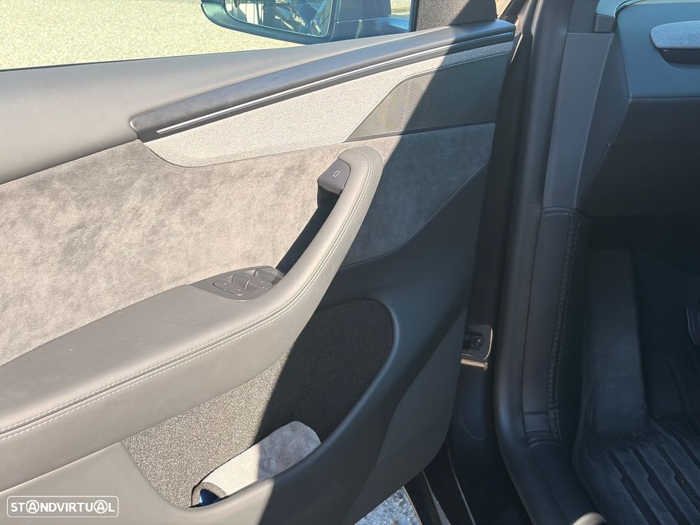 Tesla Model Y Long Range Tração Integral - 10