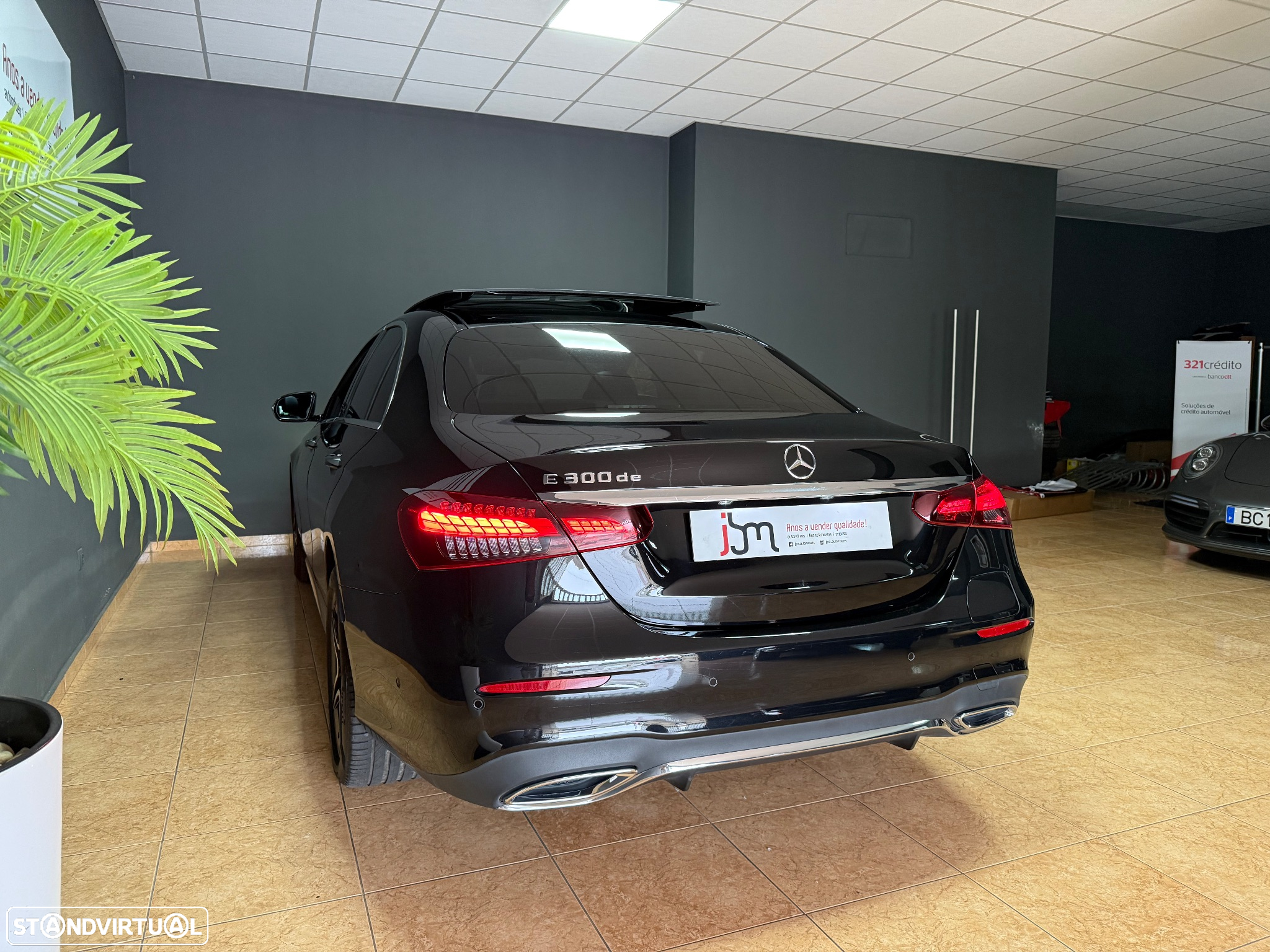 Mercedes-Benz E 300 de AMG Line - 18