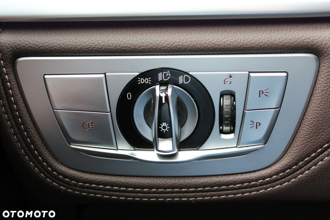 BMW Seria 7 - 16
