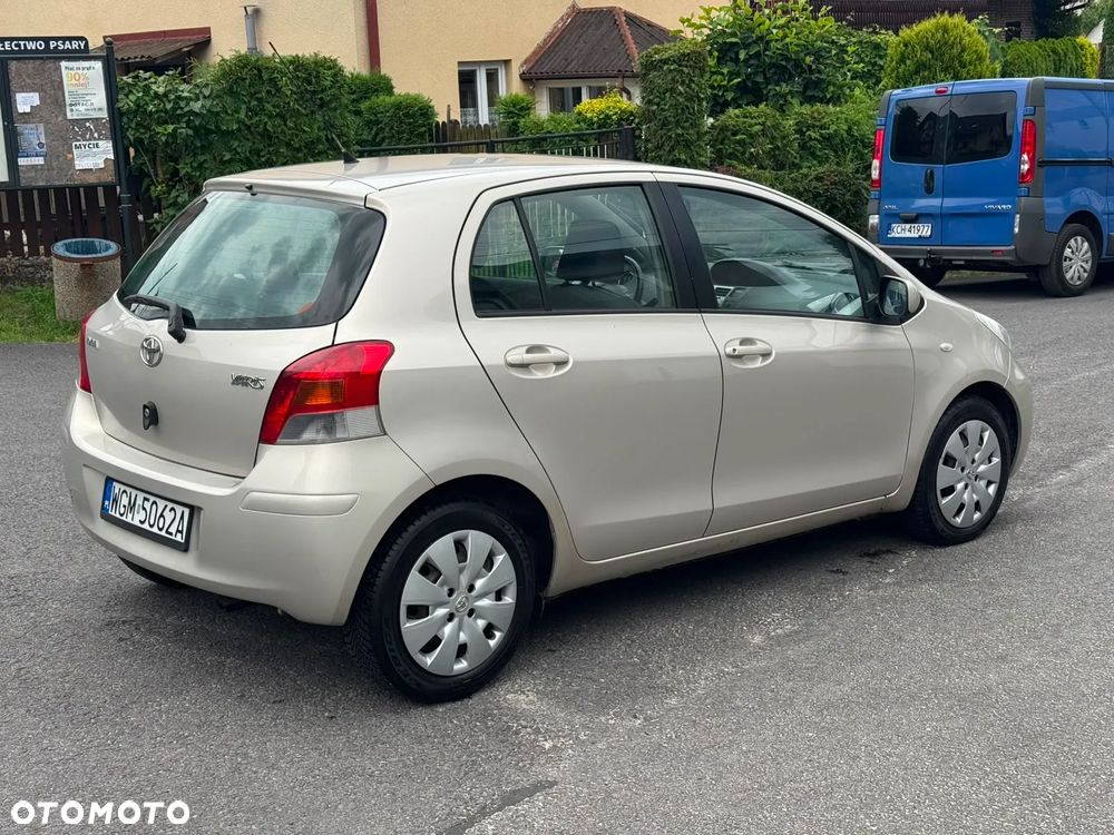 Toyota Yaris - 4