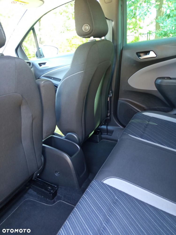 Opel Crossland X - 12