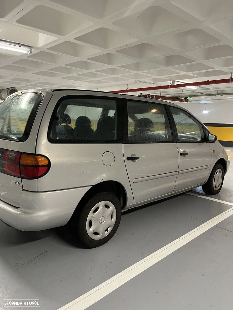 VW Sharan 1.9 TDi Confortline 7L - 4