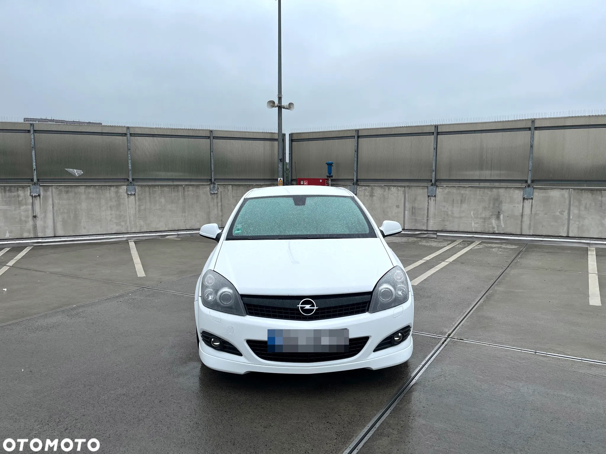 Opel Astra GTC 1.6 Turbo Sport - 3
