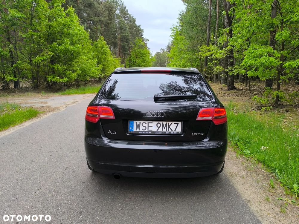 Audi A3 Sportback 1.6 TDI DPF Ambition - 4