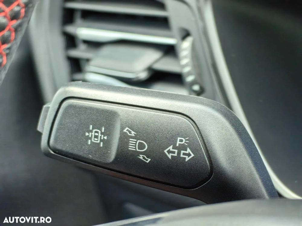 Ford Kuga 2.5 Duratec FHEV ST-LINE - 30