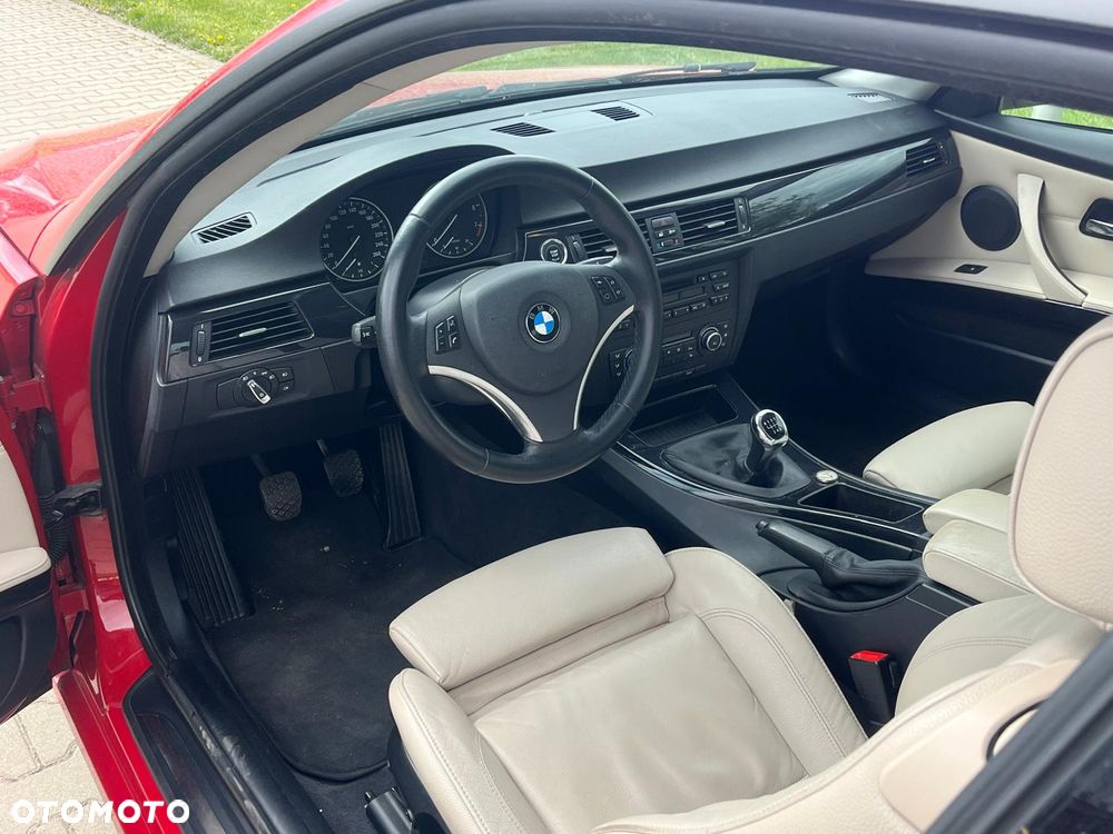 BMW Seria 3 318i Edition Exclusive - 7