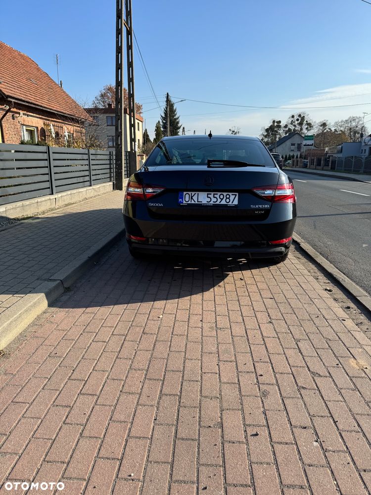 Skoda Superb 2.0 TDI 4x4 L&K DSG - 2
