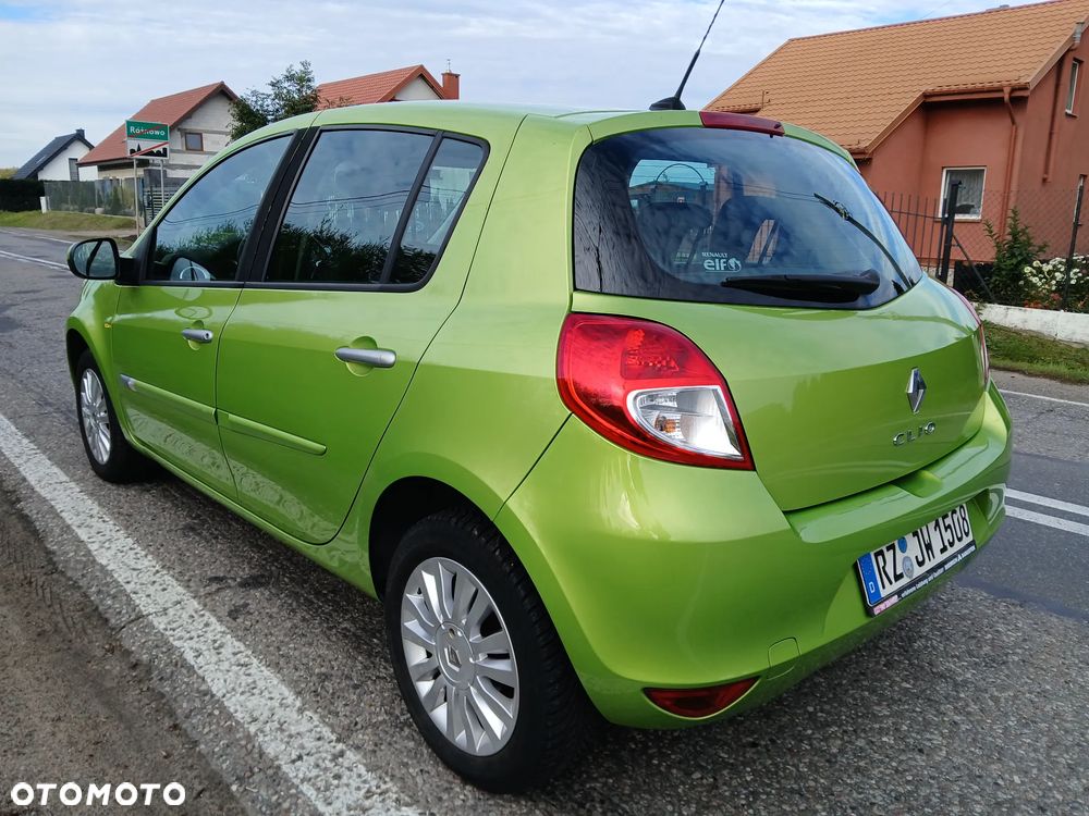 Renault Clio 1.2 16V 75 TomTom Edition - 7