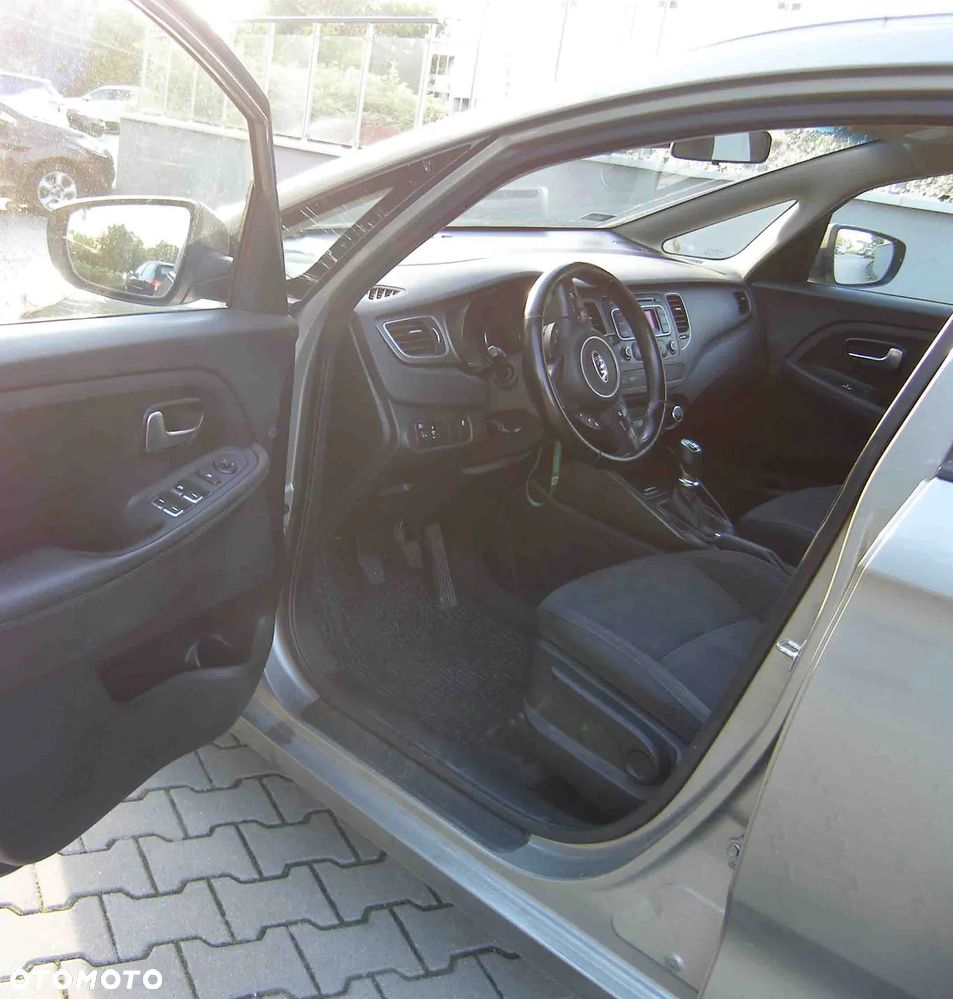 Kia Carens 1.6 GDI M - 7