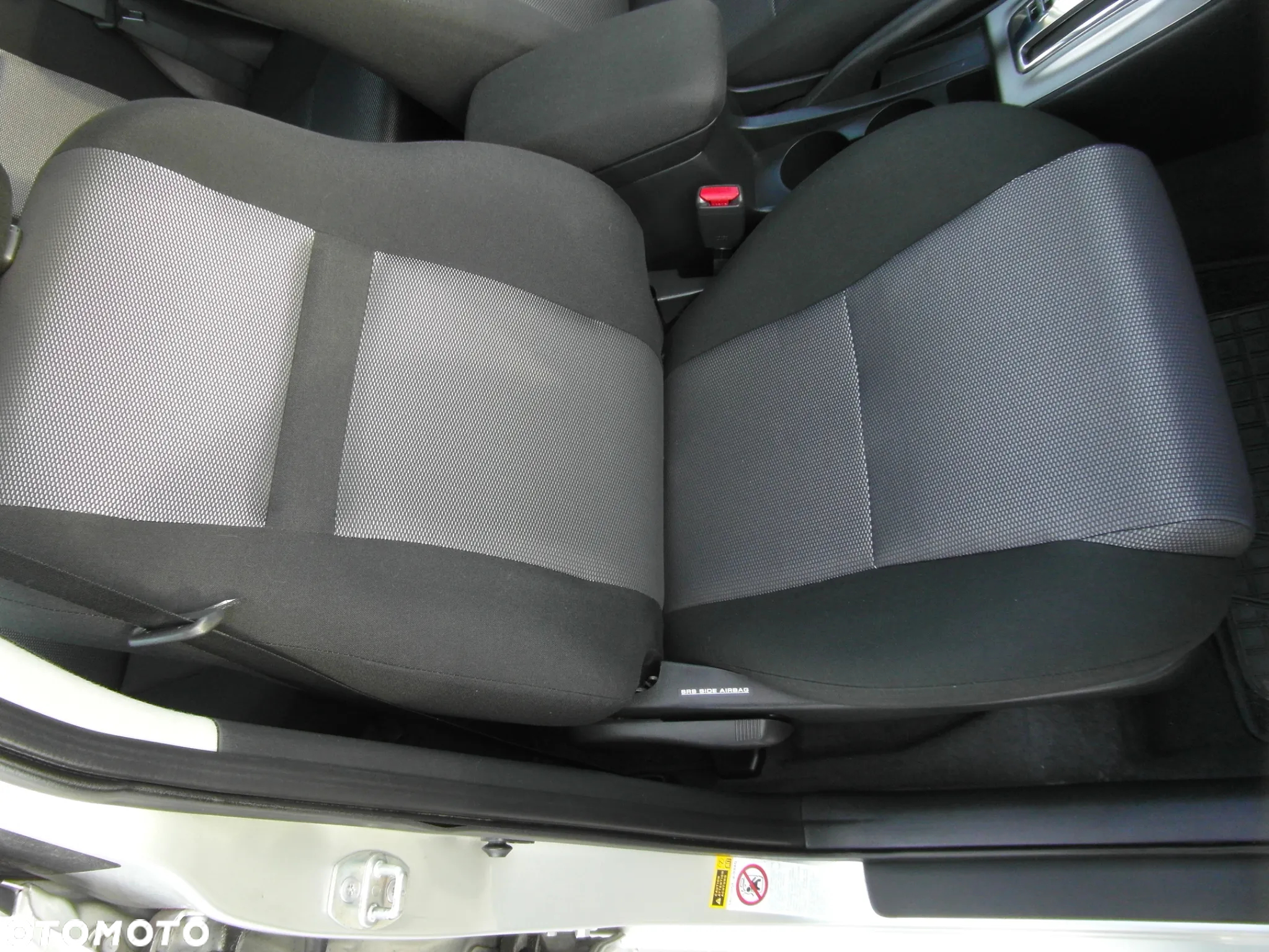 Toyota Corolla 1.6 VVT-i Automatik Edition - 19