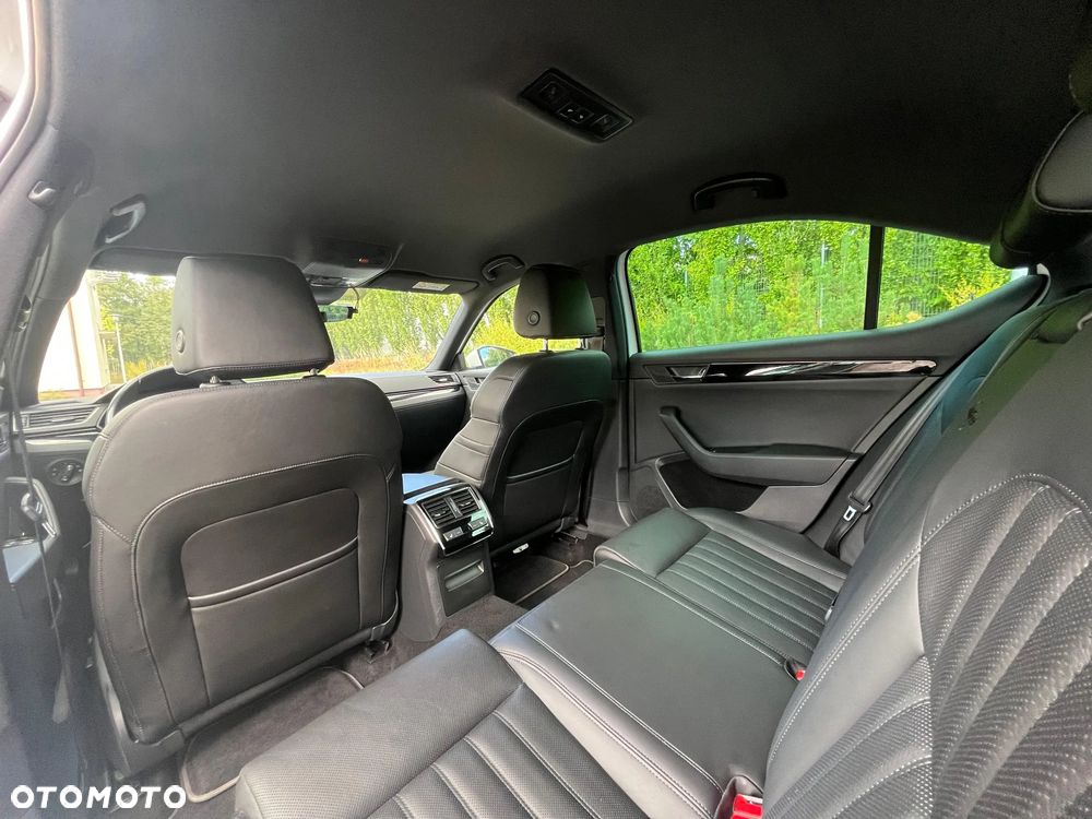 Skoda Superb 2.0 TDI L&K DSG - 17
