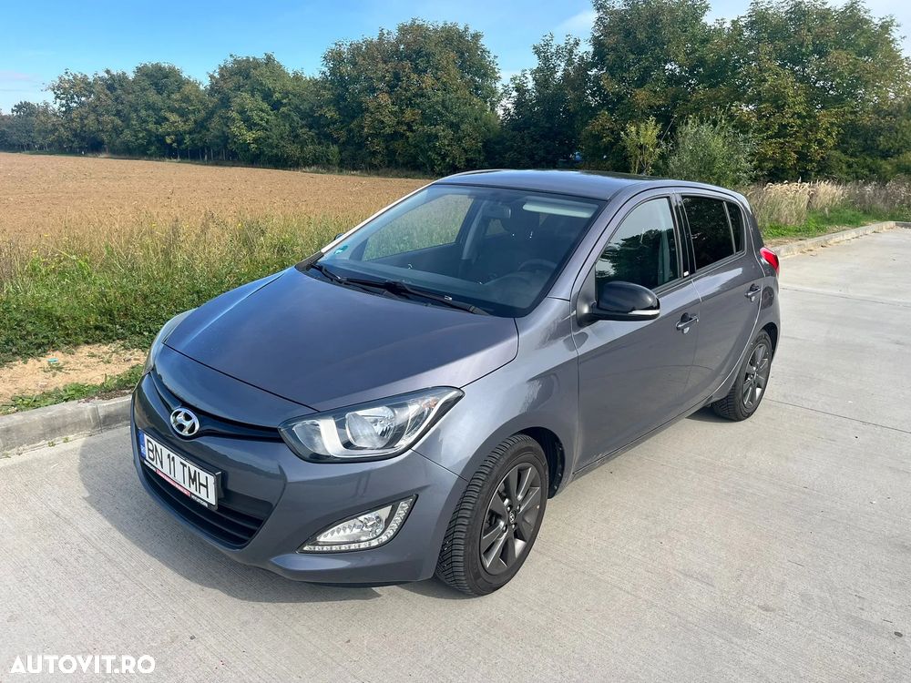 Hyundai i20 1.2 Fifa World Cup Edition - 1