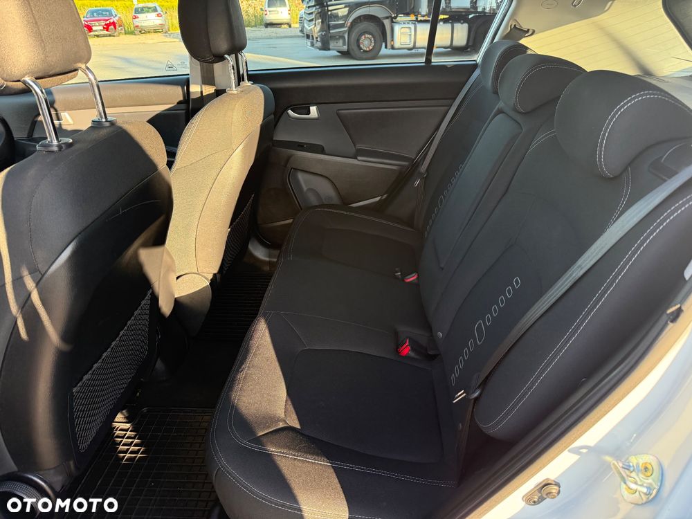 Kia Sportage 1.7 CRDI 2WD Dream-Team Edition - 19