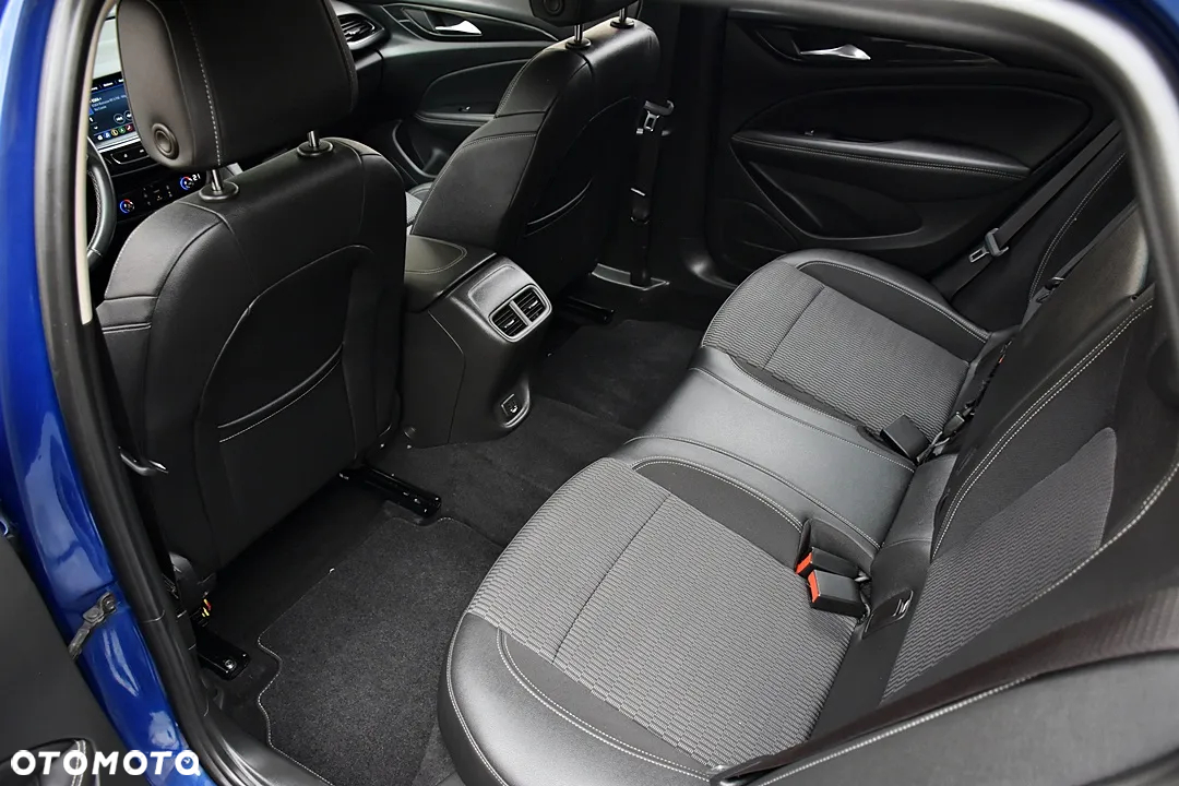 Opel Insignia 2.0 CDTI Business Elegance S&S - 38