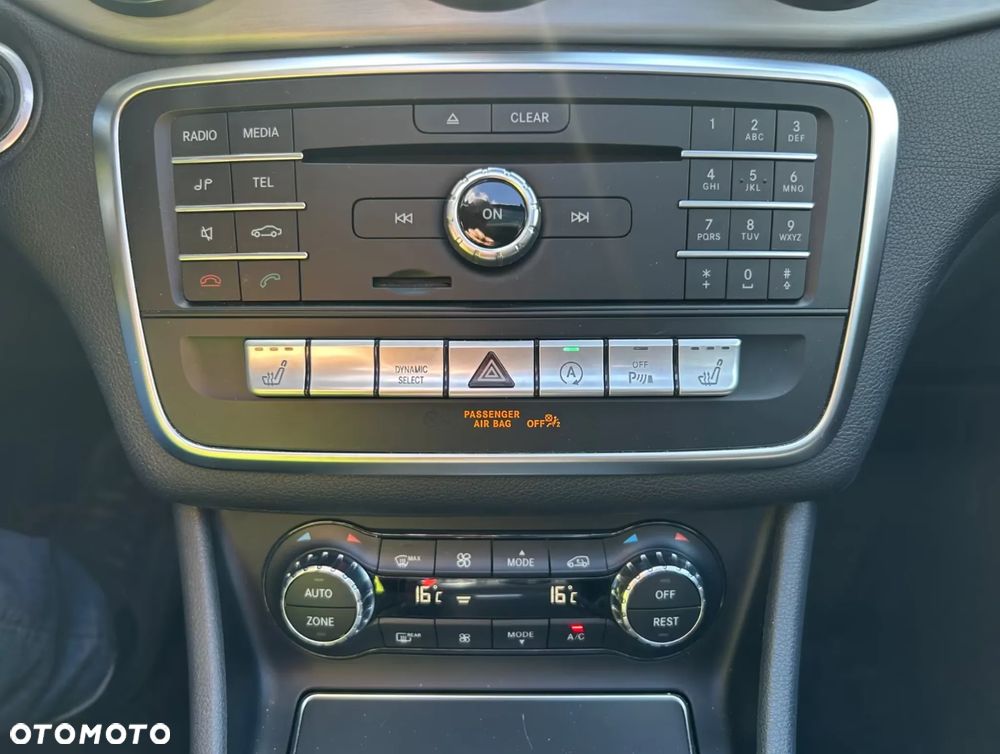 Mercedes-Benz CLA 250 4-Matic AMG Line - 17