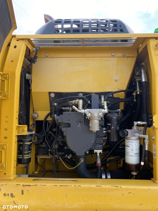 Komatsu PC210-LC - 9