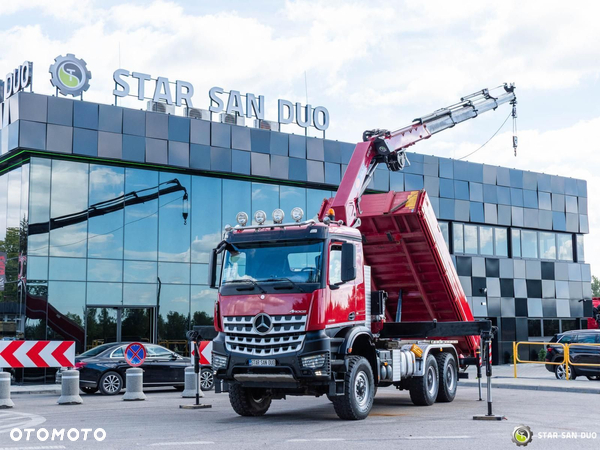 Mercedes-Benz AROCS 3345 6x6 HMF 3220 K hds Żuraw wywrotka