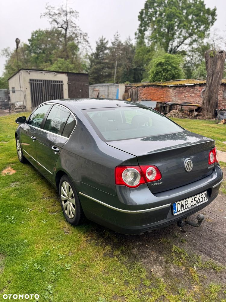 Volkswagen Passat 1.9 TDI Sportline - 9
