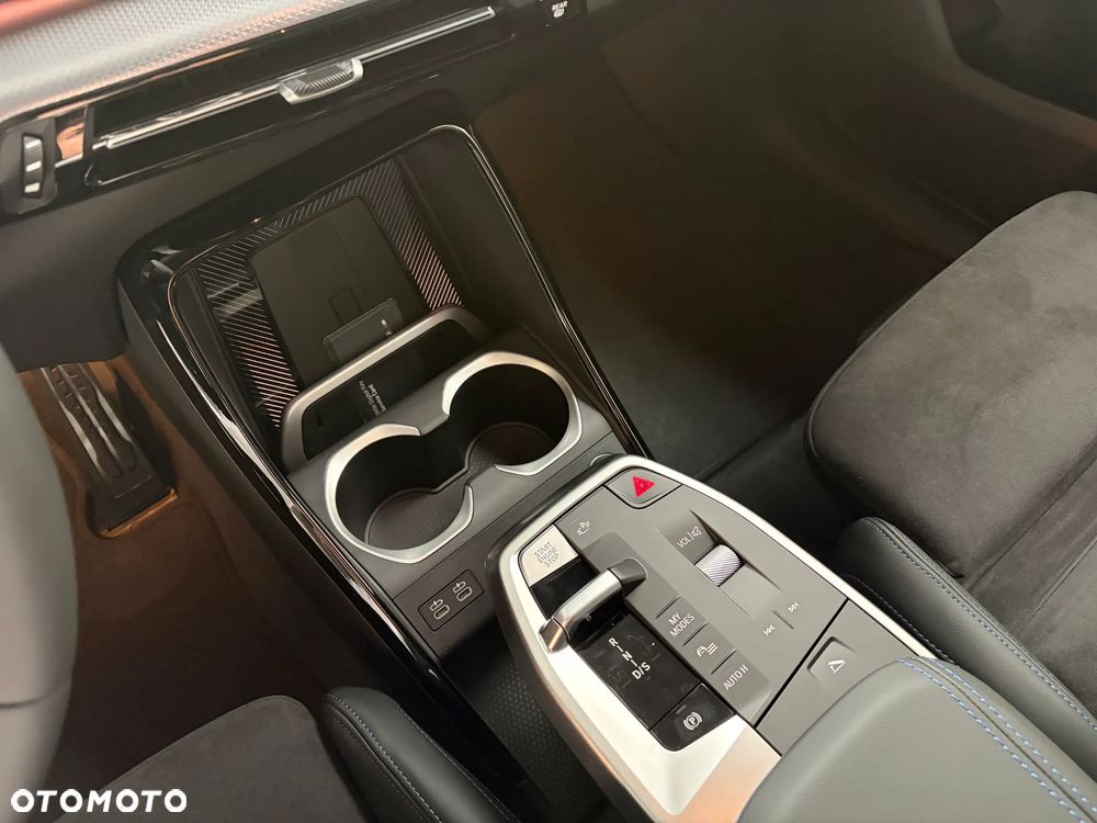 BMW X1 sDrive20i mHEV - 19