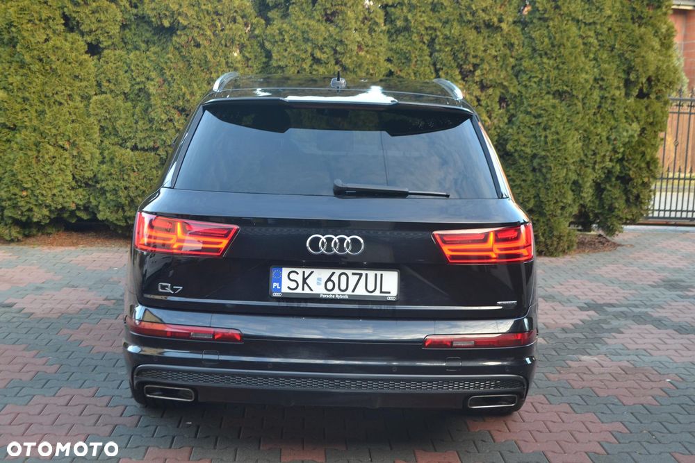 Audi Q7 - 12