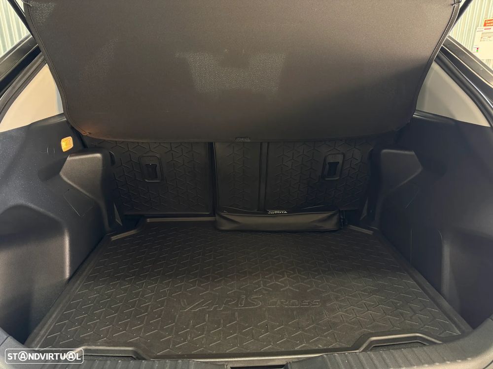 Toyota Yaris Cross 1.5 HDF Comfort Plus - 32