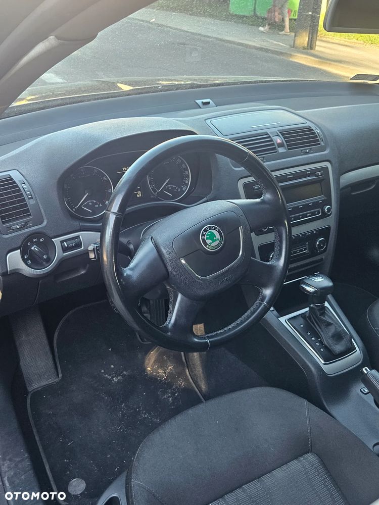 Skoda Octavia 1.4 TSI Ambiente DSG - 11