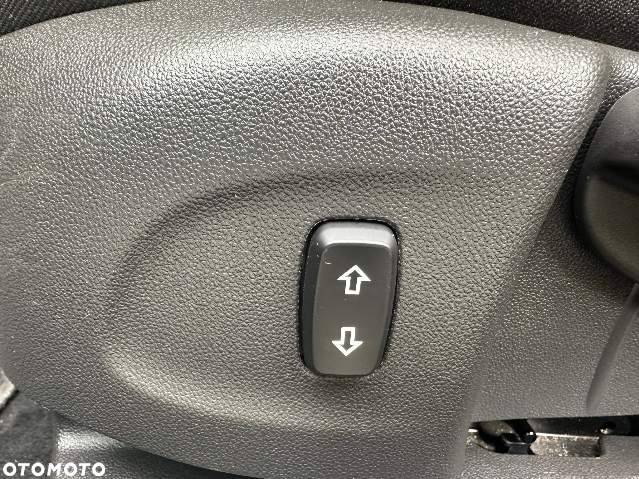 Opel Astra 1.4 Turbo 120 Jahre - 32