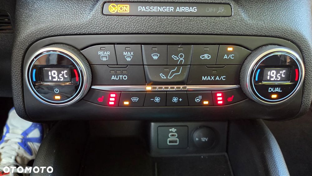 Ford Focus Turnier 1.5 EcoBlue Start-Stopp-System TITANIUM STYLE - 21