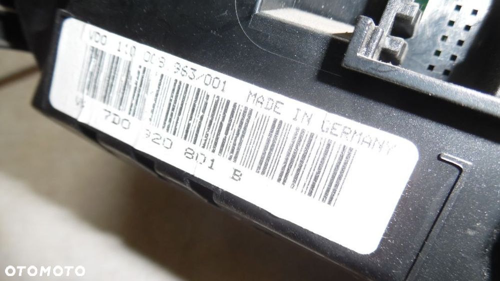 Licznik VW Transporter T4 2.5TDI 7D0920801B - 3