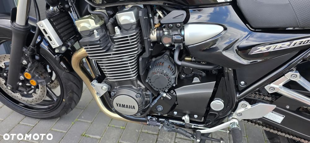 Yamaha XJR - 33