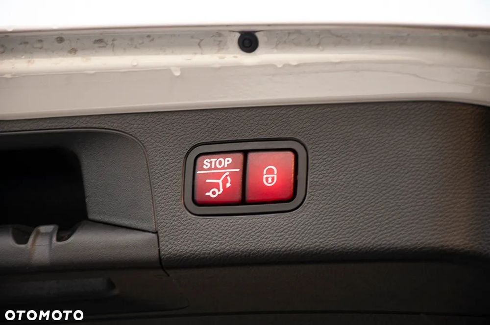 Mercedes-Benz GLC 300 4Matic 9G-TRONIC AMG Line - 40