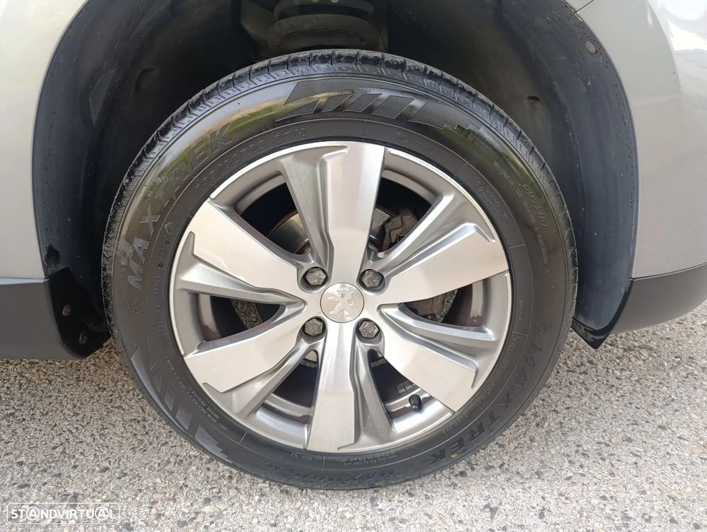 Peugeot 2008 1.2 PureTech Style - 11