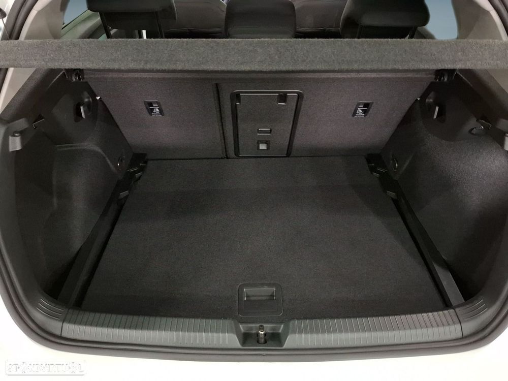 VW Golf 1.5 TSI 50 Anos - 22
