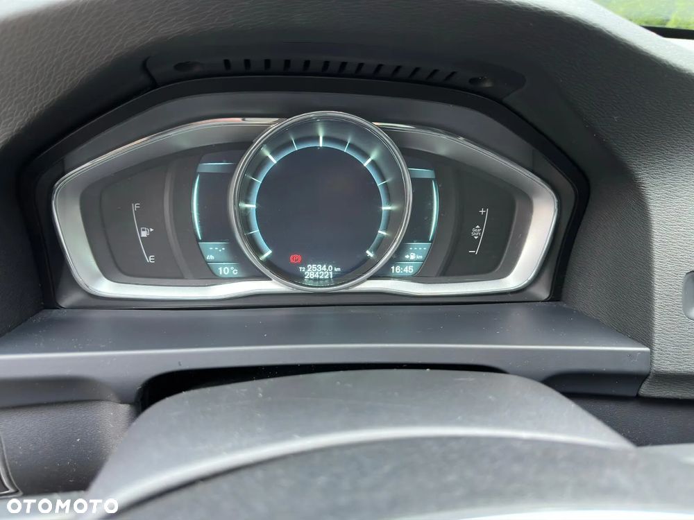 Volvo S60 D2 R-Design - 32