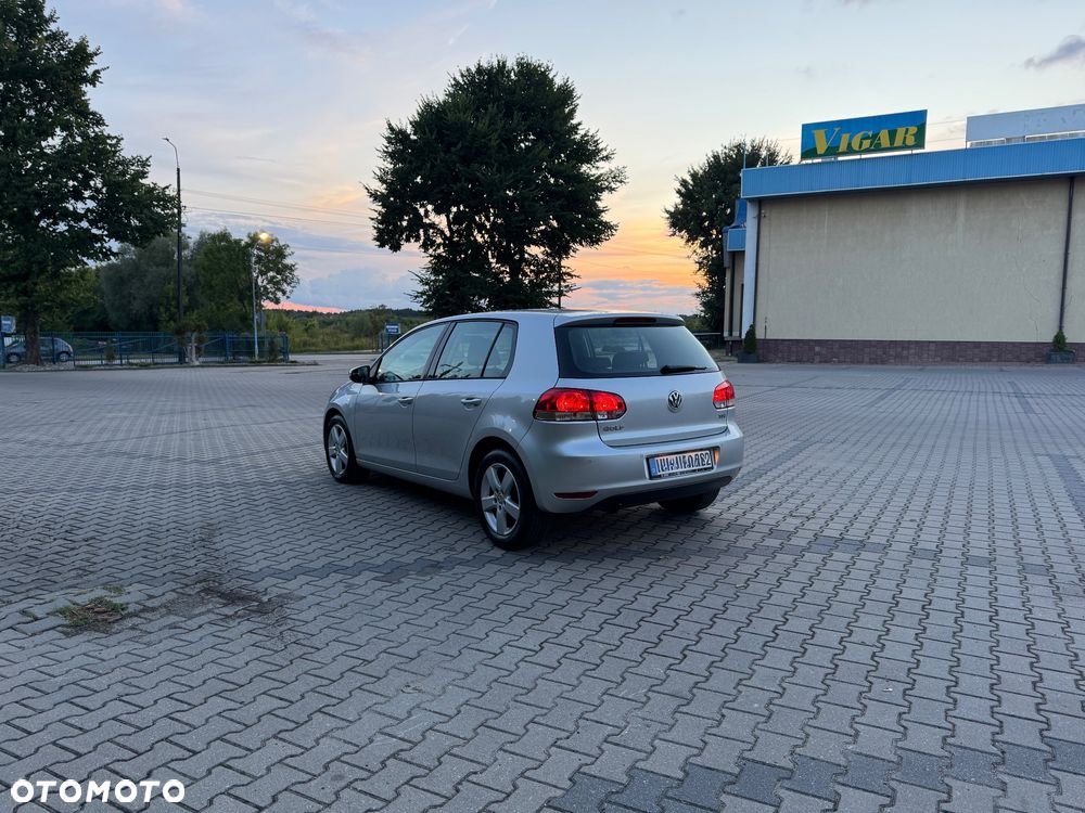 Volkswagen Golf 1.6 TDI Highline - 6