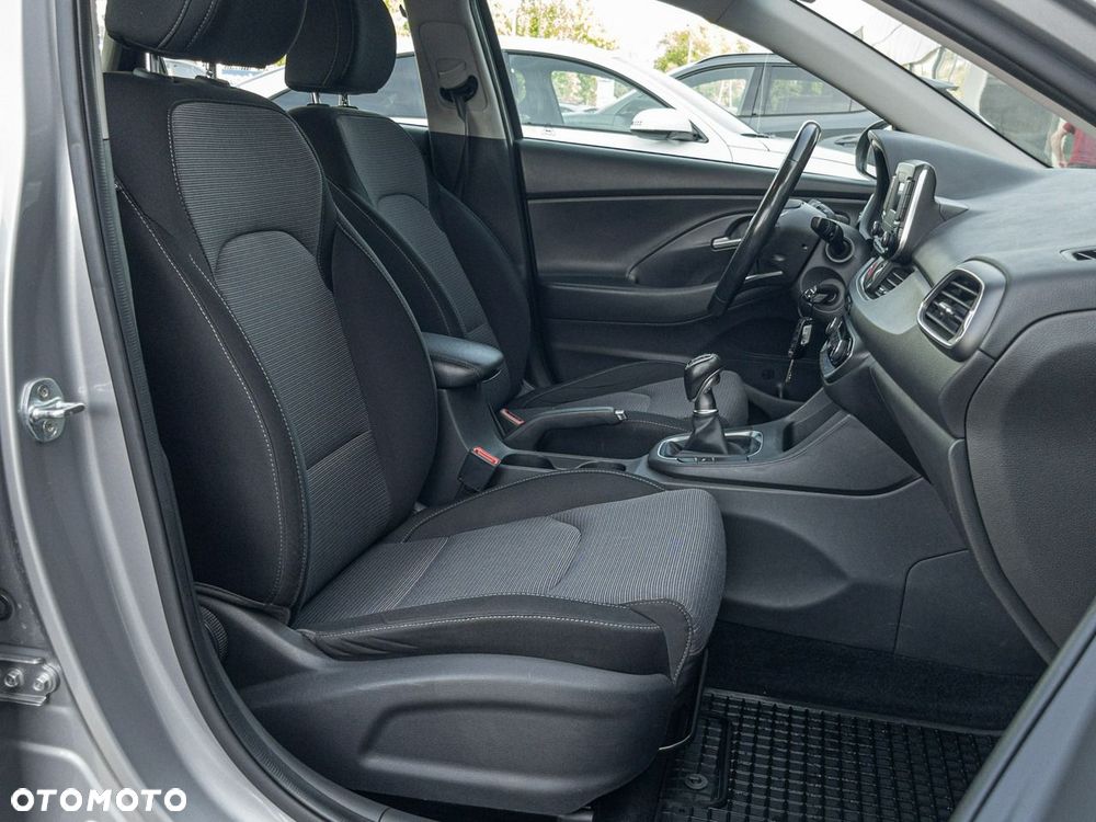 Hyundai i30 1.5 DPI Modern - 22